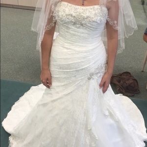 Brand New Wedding Dress Never been Worn